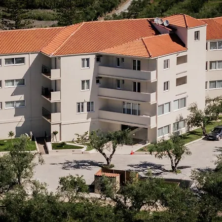 Varres Hotel 3*