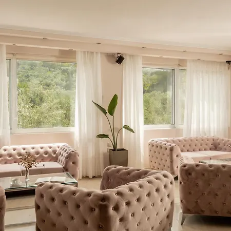 Varres Hotel 3*